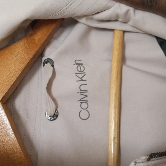 Calvin Klein waterproof jacket - Picture 5 of 13